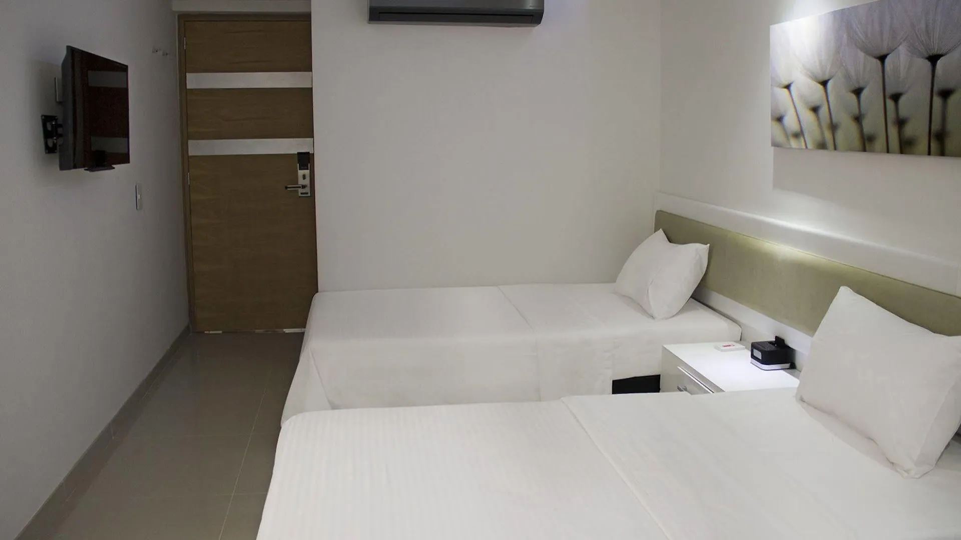 מדיין Hotel Zona A 3*,